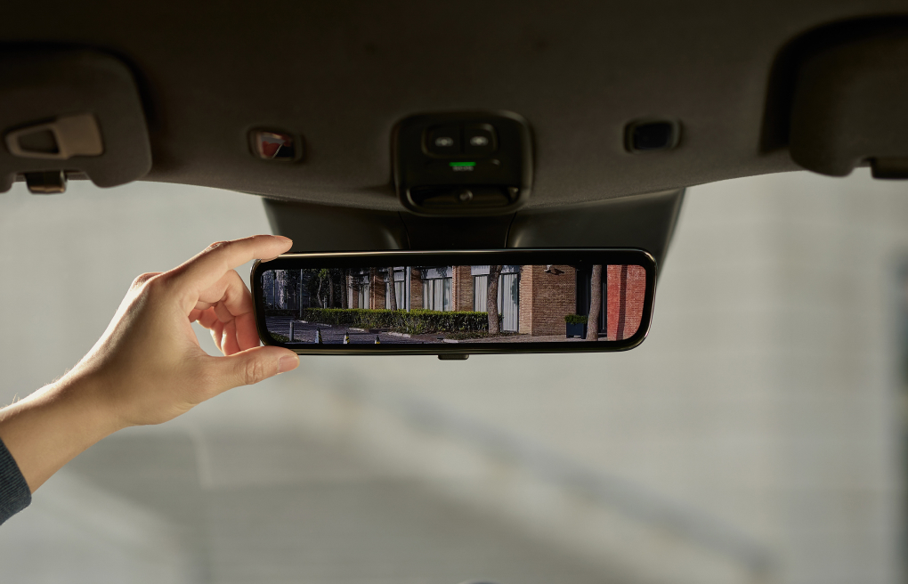 Ultra-HD Streaming Rearview Mirror