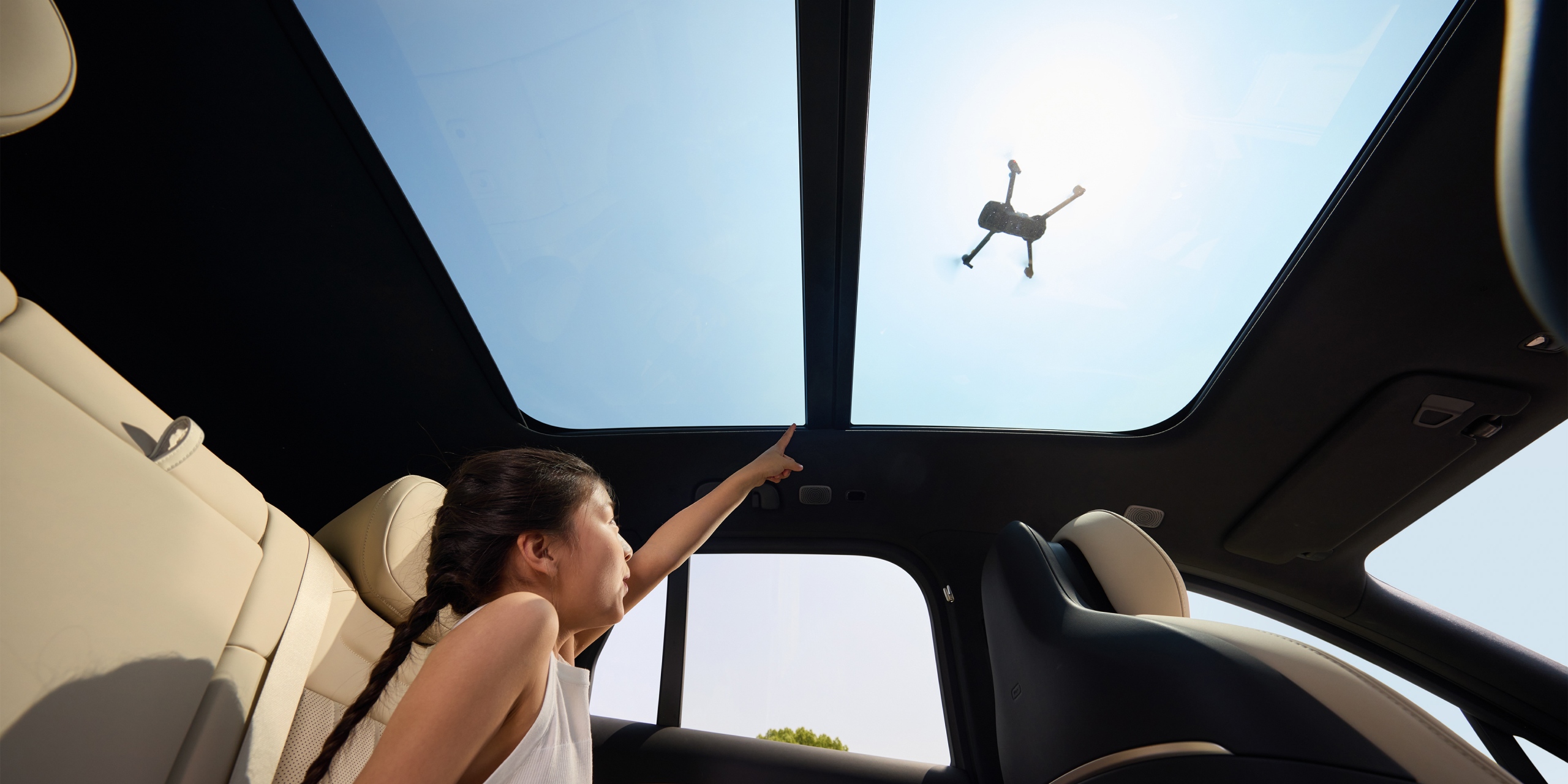 Ultra-Large Panoramic Sunroof With Power Sunshade
